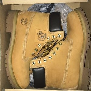 Wheat timbs size 9.5
